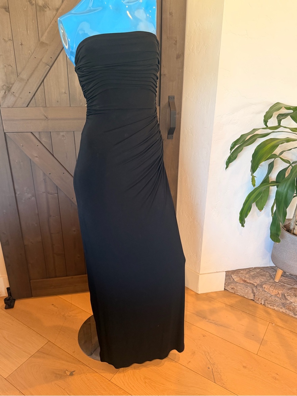 Kay Unger Strapless Black Ruched Evening Gown - Picture 6 of 10